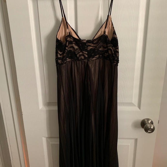 In.Style Lace and Pleated Skirt Cocktail Dress - Picture 3 of 4